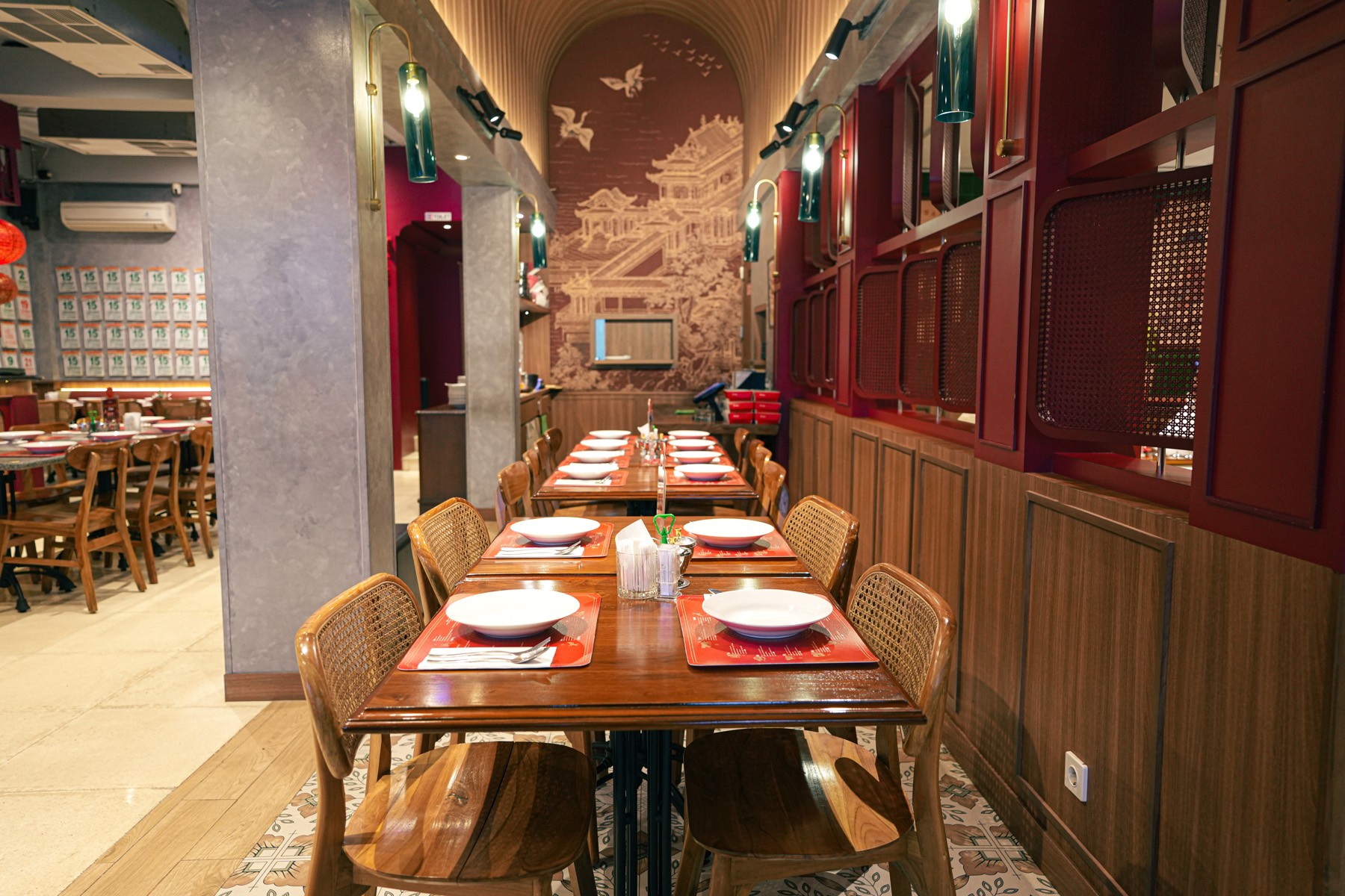 Suasana dining area Sinar Mandala